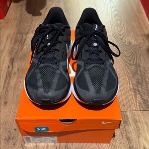 Nike Women’s Black Air Zoom (Wide)